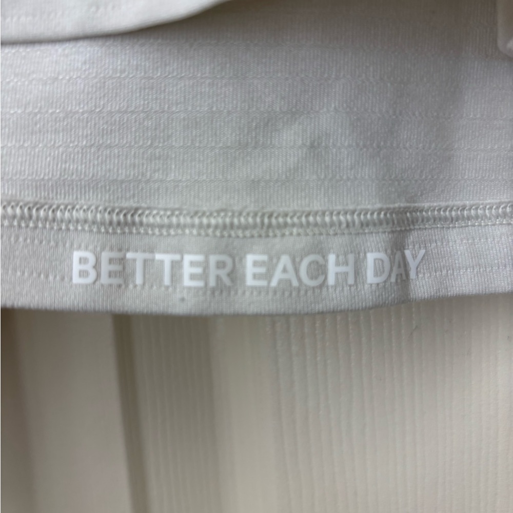 Lululemon Athletica License to Train Short Sleeve PTP 20” - Picture 5 of 5